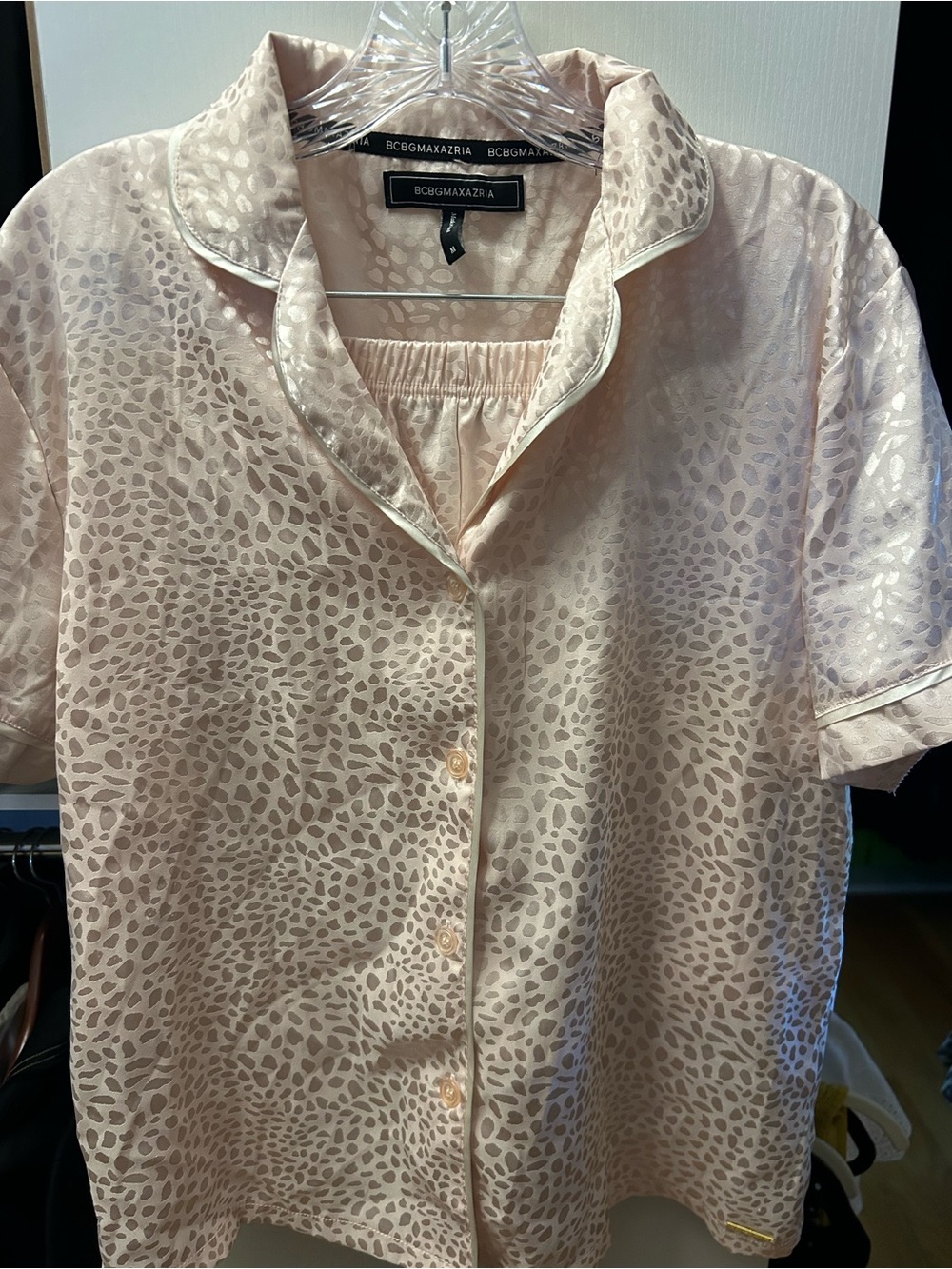 BCBGMaxAzria M Pink Satin Short-Sleeve Leopard Lounge Pajama Short Set NWOT
